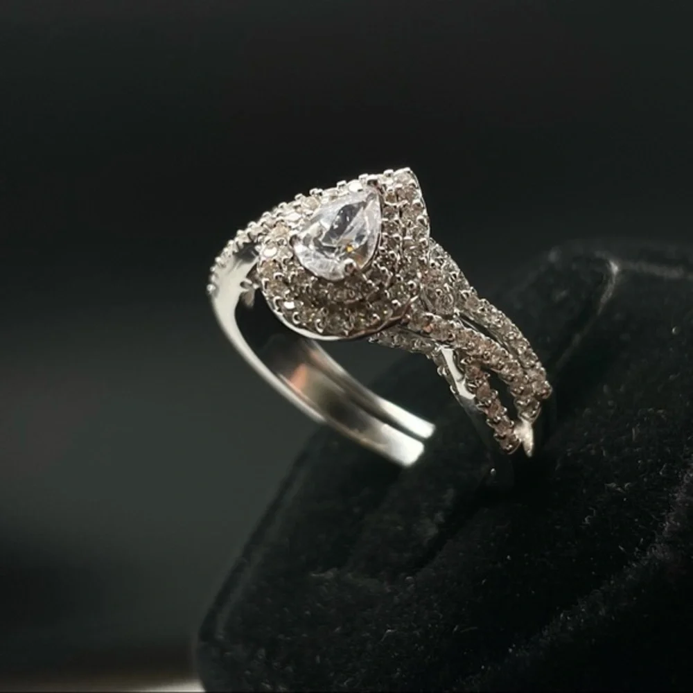 925 Sterling Silver Pear Cut Diamond 2 Band Wedding‎ Ring Set 9